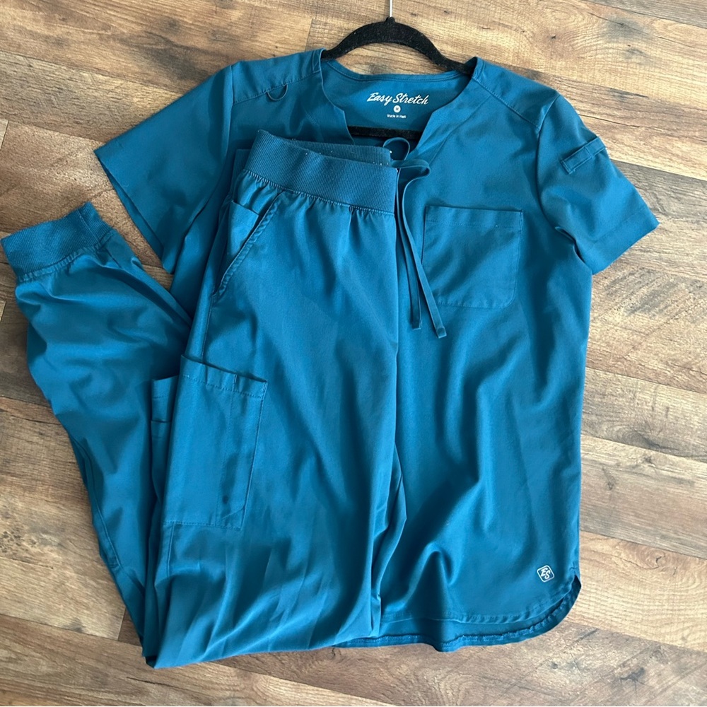 Women’s Scrubs